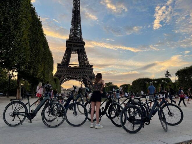 Paris: Guided Private E-bike Sightseeing Tour - Customer Reviews and Details
