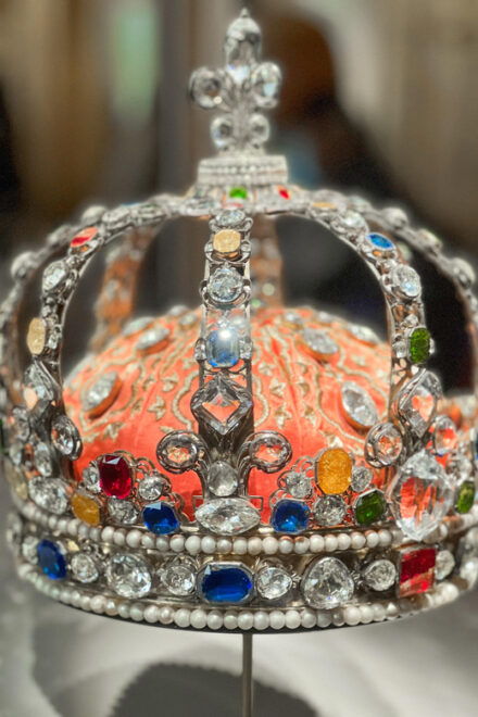 Paris: Guided Tour in Portuguese at the Louvre - Semi-Private - Inclusions