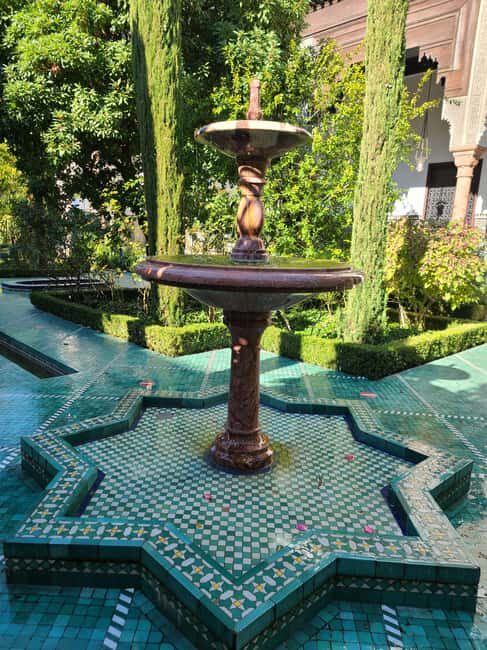 Paris: Guided Tour of the Grand Mosque & Secret Gardens - Exploring the Grand Mosque: What to Expect