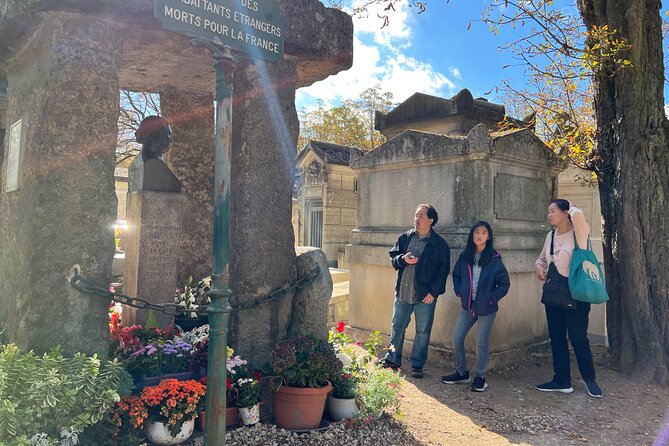 Paris: Haunted Père Lachaise Cemetery Guided Tour - Traveler Reviews and Ratings