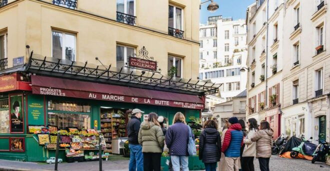 Paris: Hidden Gems of Montmartre With Local Guide - Unique Perspectives of Sacre-Coeur
