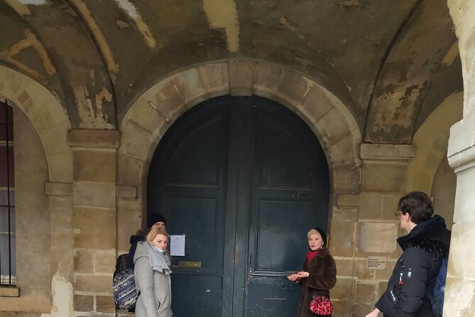 Paris Hidden Gems Small Group or Private Tour Options in Le Marais - Common Questions