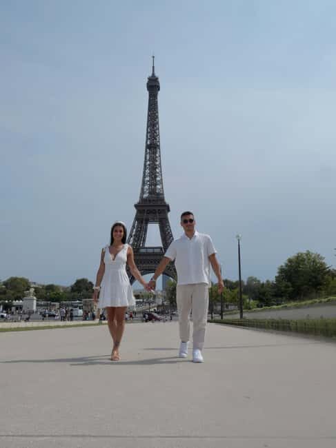 Paris: Hidden Gems Walking Tour with Local Tips - Exploring the Hidden Gems of Paris