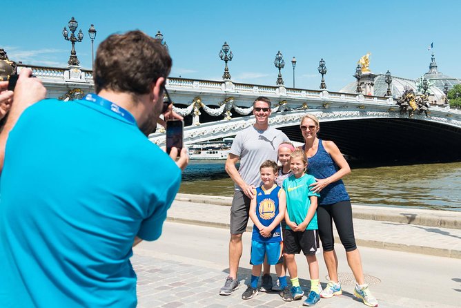 Paris Highlights Bike Tour With Eiffel Tower, Louvre and Notre-Dame - Common Questions