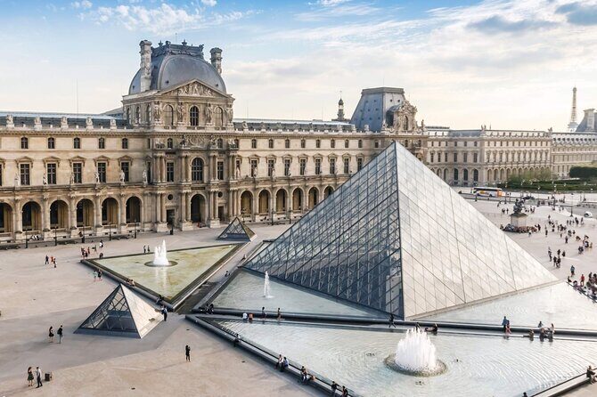 Paris Highlights Private Bike Tour With Expert Local Guide - Why Choose This Paris Bike Tour?