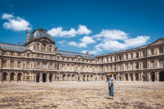 Paris Historic Islands Walk: Seine, Notre Dame & Louvre View - Accessibility
