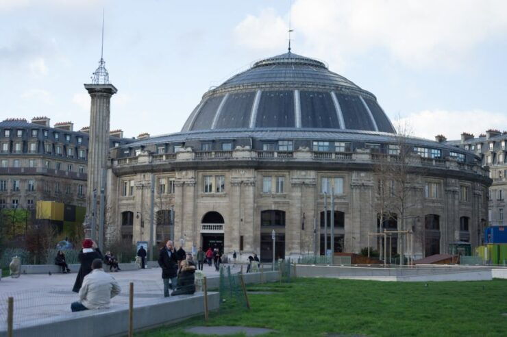 Paris: Historical Crimes Walking Tour in French - Important Information