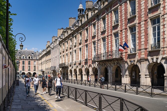 Paris Iconic Neighborhoods Guided Walking Tour - Reviews and Feedback