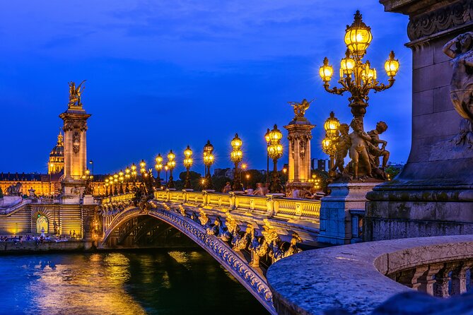 Paris Illumination Tour & Eiffel Tower (Reseved Access) - Reviews and Ratings