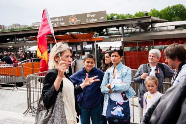 Paris Immersive Audio-Guided Coach Tour & Seine River Cruise - Customer Reviews and Tips