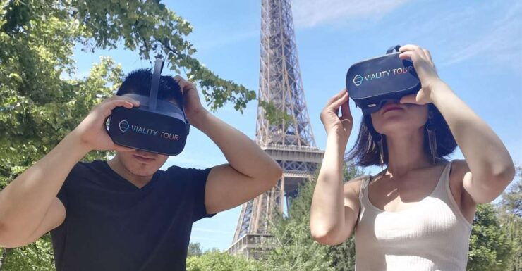 Paris : Immersive Eiffel Tower Tour With Virtual Reality - Immersive Experience
