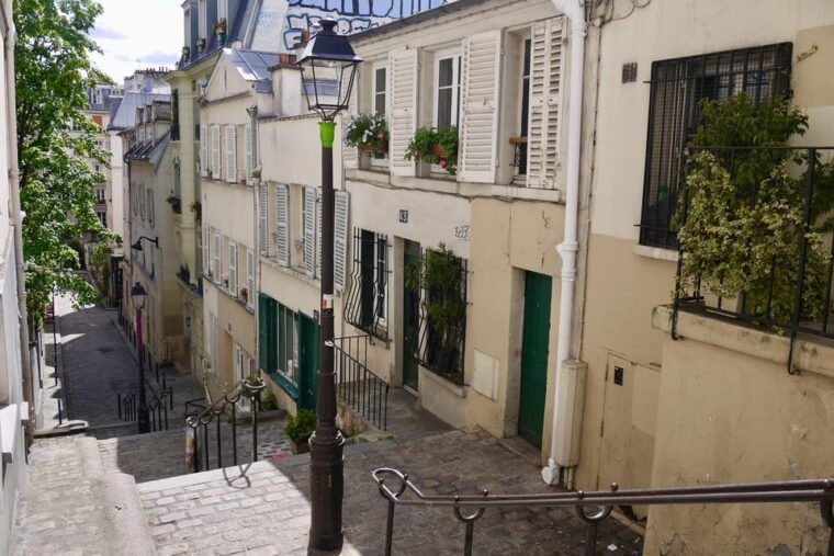 Paris: Immersive Tour of Montmartre With a Cancan Dancer - Extending Your Parisian Adventure