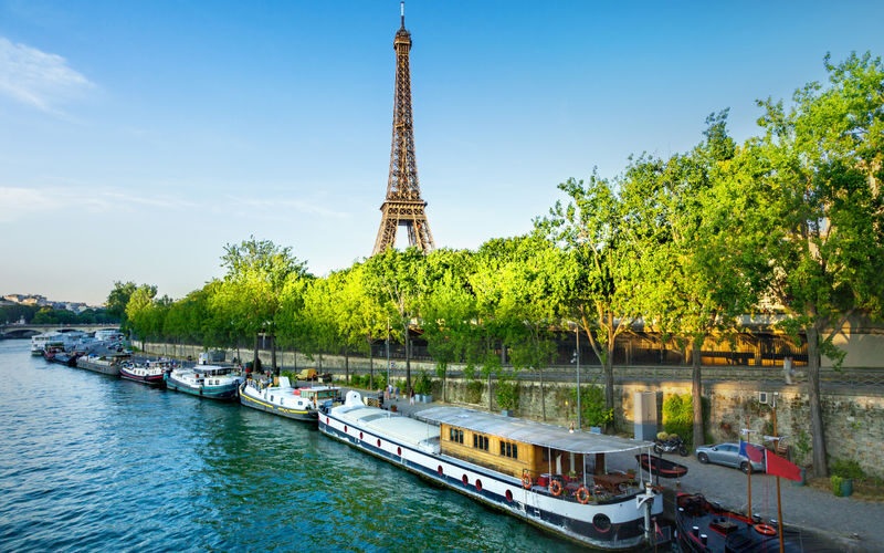 Paris in One Day Tour from Amsterdam - Starting your Paris day at the Eiffel Tower