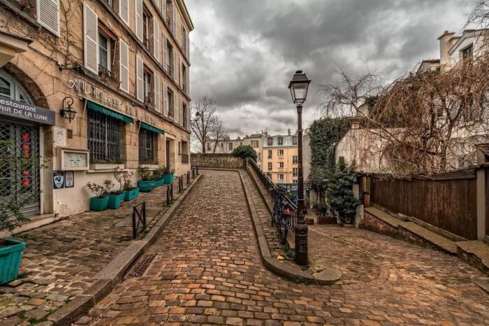 Paris in Winter: 3 Days of Adventure With a Local Guide - Customization Options for Your Tour
