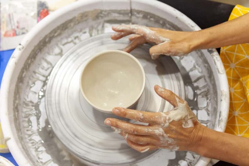 Paris: Introduction to ceramic pottery wheel throwing (2.5 hours) - Good To Know