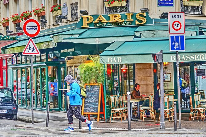 Paris, Je T'Aime Movie Locations Private Tour in Paris - The Charm of Montmartre