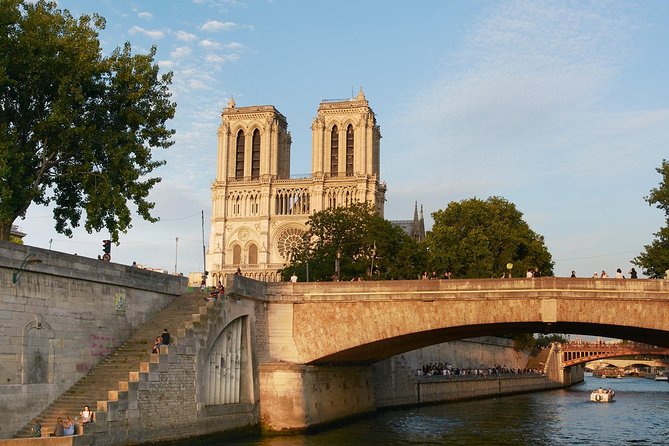 Paris Kick-Off Private Tour - Booking Details