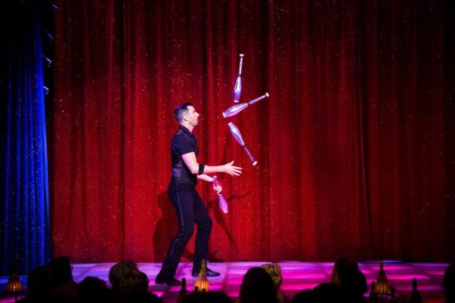Paris: La Nouvelle Eve Cabaret Show With Champagne - Highlights