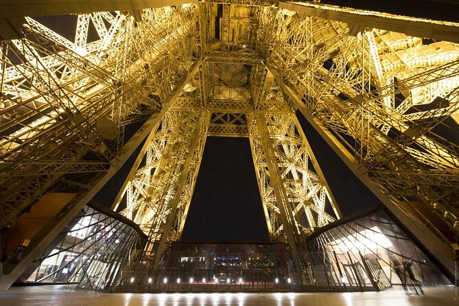 Paris Late Dinner at Eiffel Towers Madame Brasserie Restaurant - Dining Experience