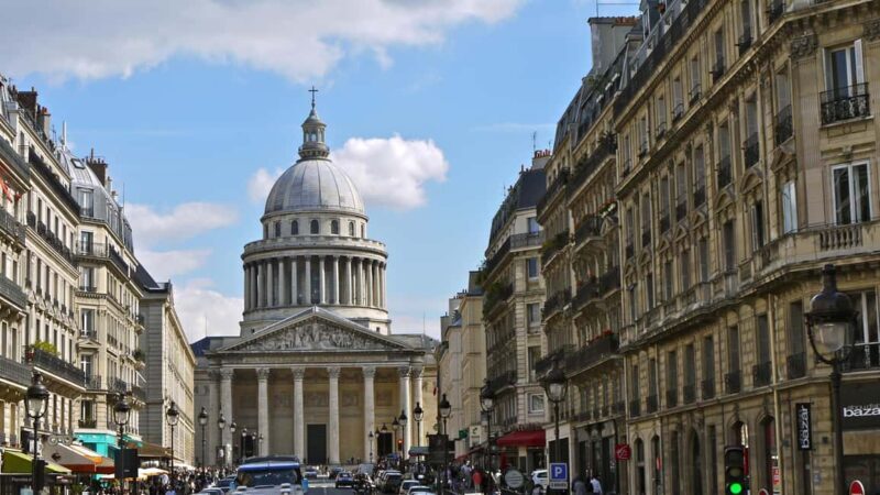 Paris Latin quarter: Private walking tour with a local guide - An Experience of Authentic Paris