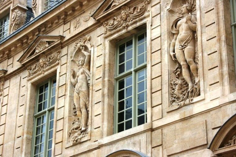 Paris: Le Marais Highlights Guided Small Group Walking Tour - Recommendations and Tips