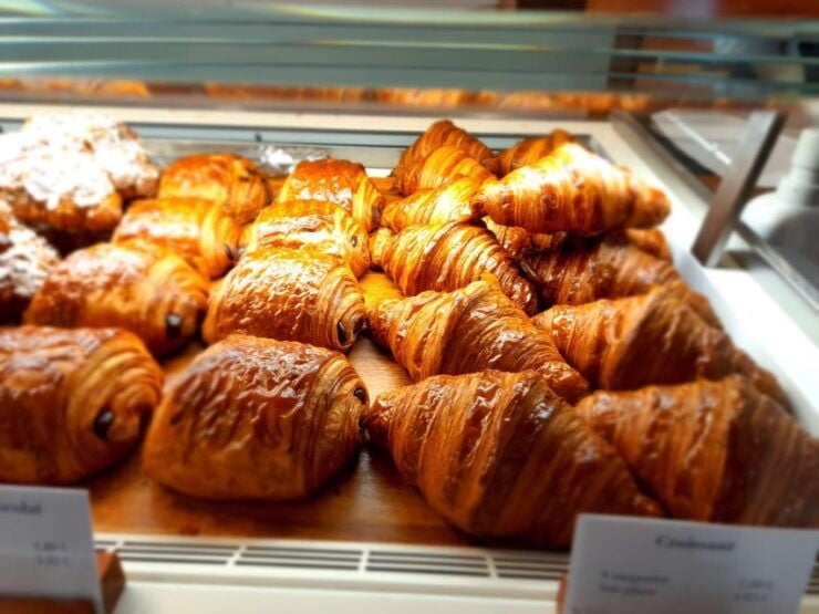 Paris: Le Marais Sweet Treats & Pastry Guided Walking Tour - Experience