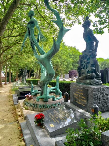 Paris: Legends of Père-Lachaise (Small Group Tour) - Exploring the Gardens