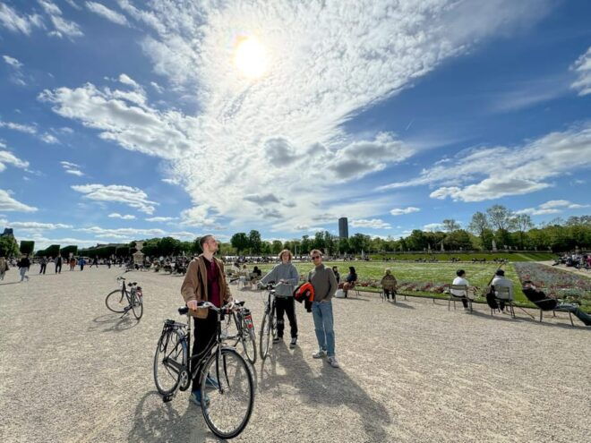 Paris: Local Culture &History on a 2.5-hour Guided Bike Tour - Customer Reviews and Feedback