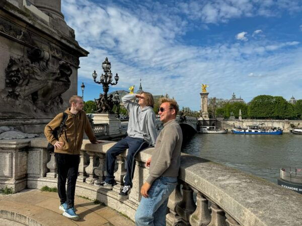 Paris: Local Culture &History on a 2.5-hour Guided Bike Tour - Cultural Significance of Landmarks
