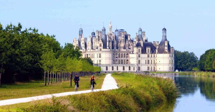 Paris: Loire Valley Chambord Castle, Wine Tasting & Lunch - Pickup and Transportation