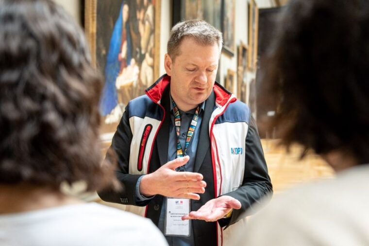 Paris: Louvre Masterpieces Private Tour With Reserved Entry - Itinerary and Starting Locations