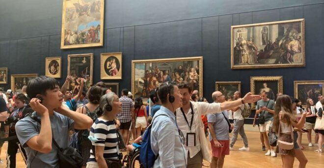 Paris: Louvre Masterpieces Tour With Pre-Reserved Tickets - Louvre Pyramid
