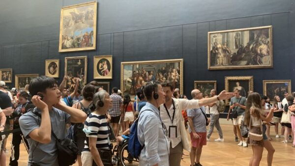 Paris: Louvre Masterpieces Tour With Pre-Reserved Tickets - Includes