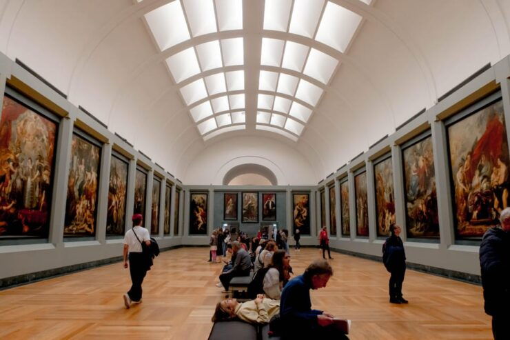 Paris: Louvre Museum Entrance, Outside Visit & Audioguide - Guided Tour Details