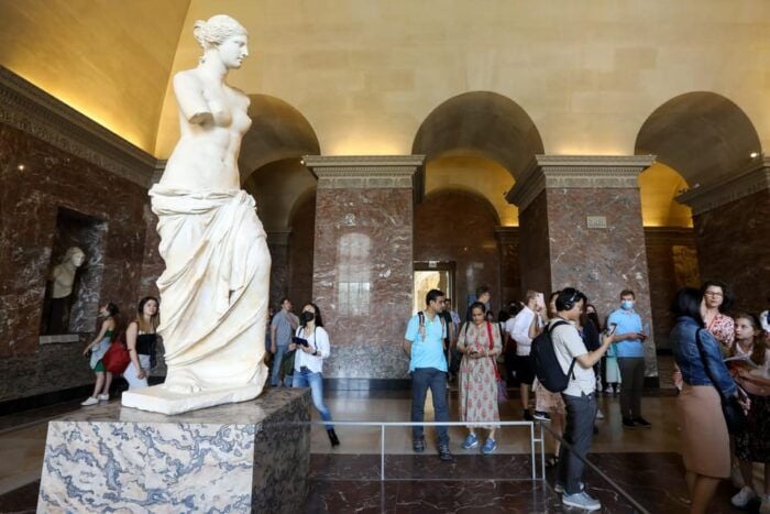 Paris: Louvre Museum Entry Ticket With Guided Tour - Tips for a Memorable Visit