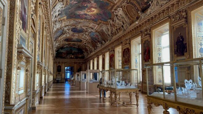 Paris: Louvre Museum Private Guided Tour - Tour Experience