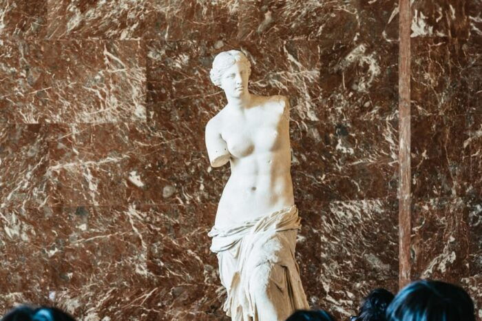 Paris: Louvre Museum Tour Mona Lisa & Iconic Masterpieces - Booking and Cancellation Policy