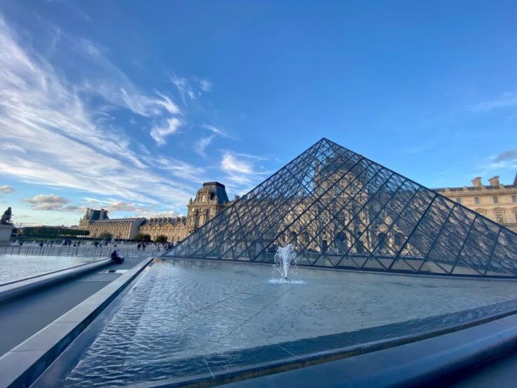 Paris: Louvre Reserved Access and City Self-Guided Tour - Tour Experience