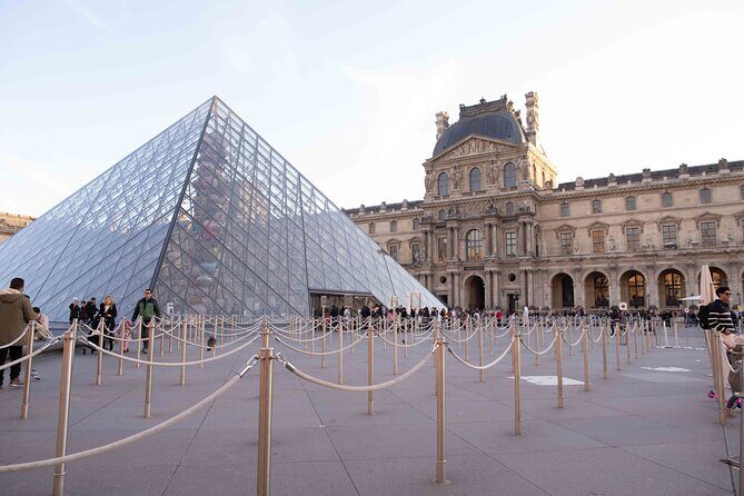 Paris: Louvre Ticket Entrance with Greeter - Good To Know