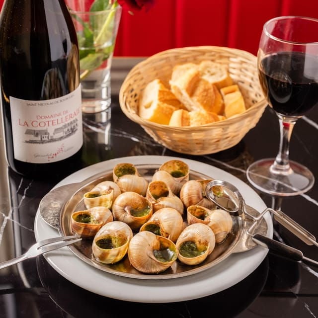 Paris: Lunch & Dinner for Groups - Atmosphere and Ambiance