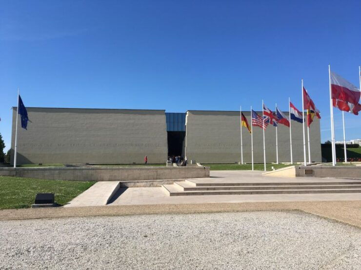 Paris: Luxury Mercedes Transfer to Caen - Good To Know