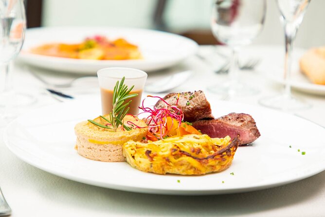 Paris Menu Dinner Night Cruise-Bateaux Parisien - Highlights of Bateaux Parisien Cruise Experience