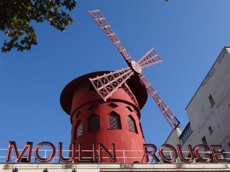 Paris Montmartre: 2-Hour Walking Tour in German - Tour Details