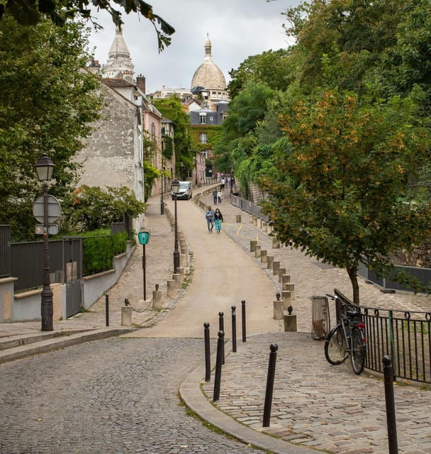 Paris: Montmartre, Champs Elysees, Trocadéro Walking Tour - Iconic Sights of Paris