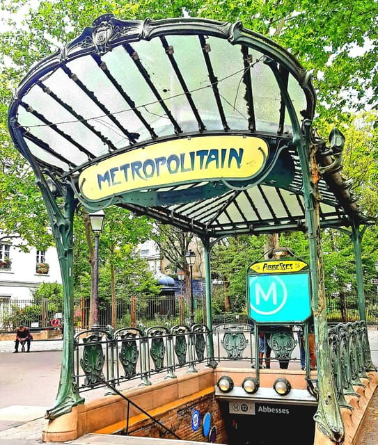 Paris: Montmartre Drawing Tour With a Local Artist - Learning About the Areas History and Famous Artists