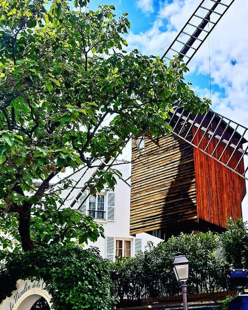 Paris: Montmartre Drawing Tour With a Local Artist - Accessibility and Requirements