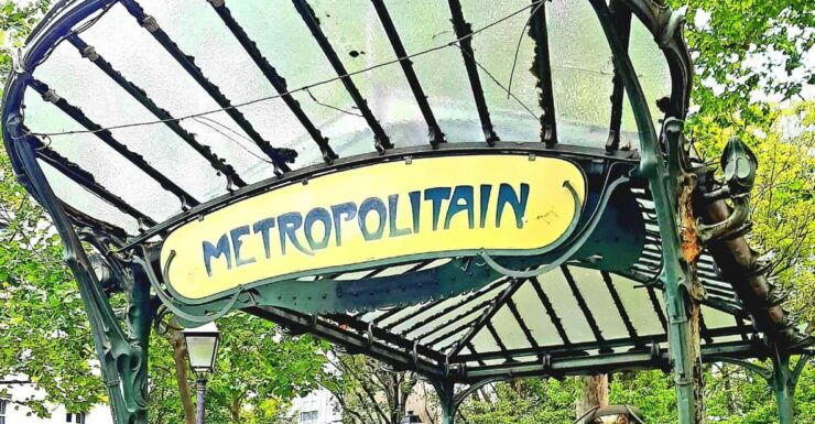 Paris: Montmartre Drawing Tour With a Local Artist - Workshop Materials Provided