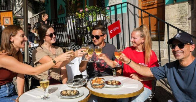 Paris: Montmartre Food and History Walking Tour - Customer Reviews