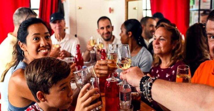 Paris: Montmartre Food Tasting Walking Tour With Secret Dish - Culinary Experiences