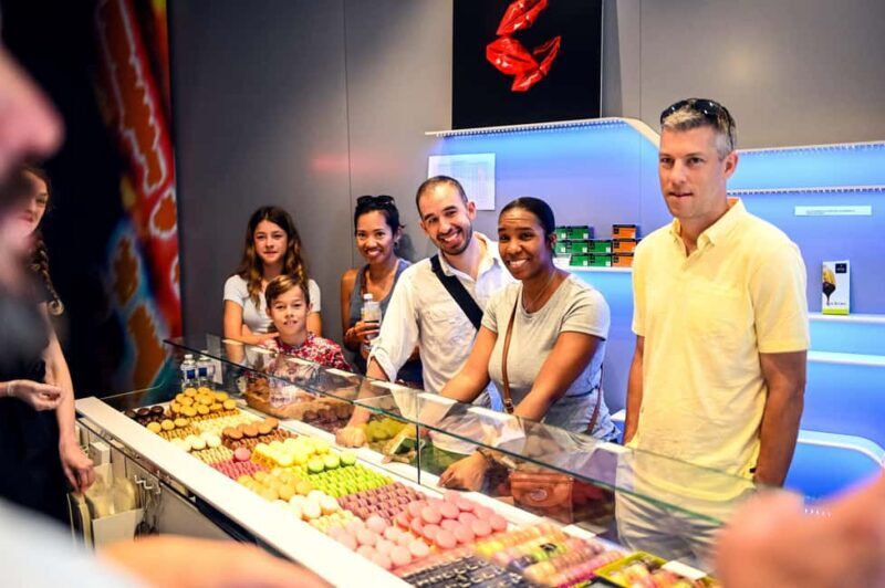 Paris: Montmartre Food Tour with 8+ Food Tastings & Wines - Group Size, Duration, and Accessibility